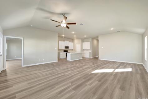 1104 Limestone Ridge Seguin TX 78155