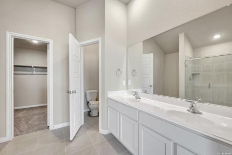 1104 Limestone Ridge Seguin TX 78155