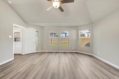 1104 Limestone Ridge Seguin TX 78155