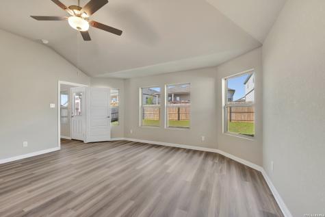 1104 Limestone Ridge Seguin TX 78155