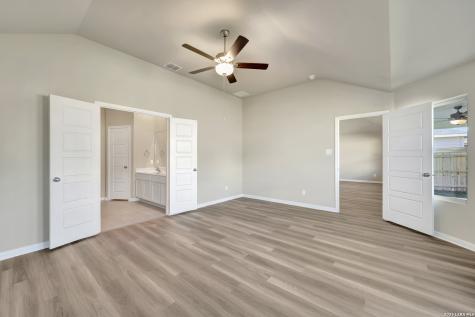 1104 Limestone Ridge Seguin TX 78155