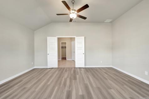 1104 Limestone Ridge Seguin TX 78155