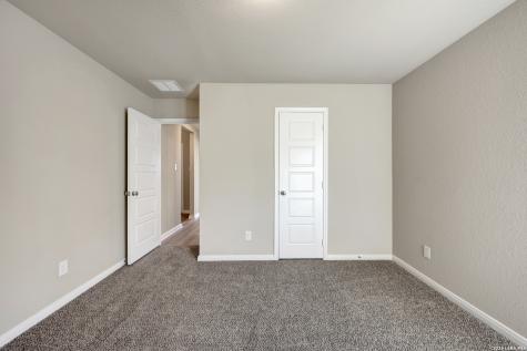 1104 Limestone Ridge Seguin TX 78155