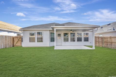 1104 Limestone Ridge Seguin TX 78155