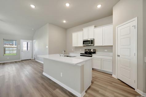 1104 Limestone Ridge Seguin TX 78155