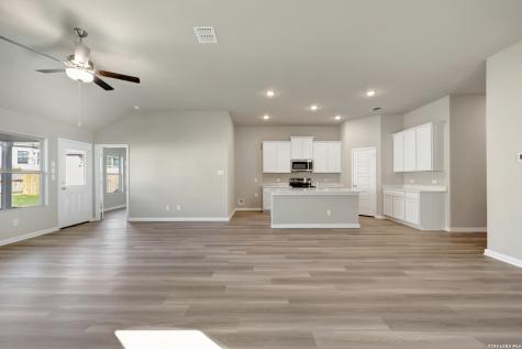 1104 Limestone Ridge Seguin TX 78155