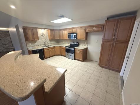 717 Lookout Canyon Lake TX 78133