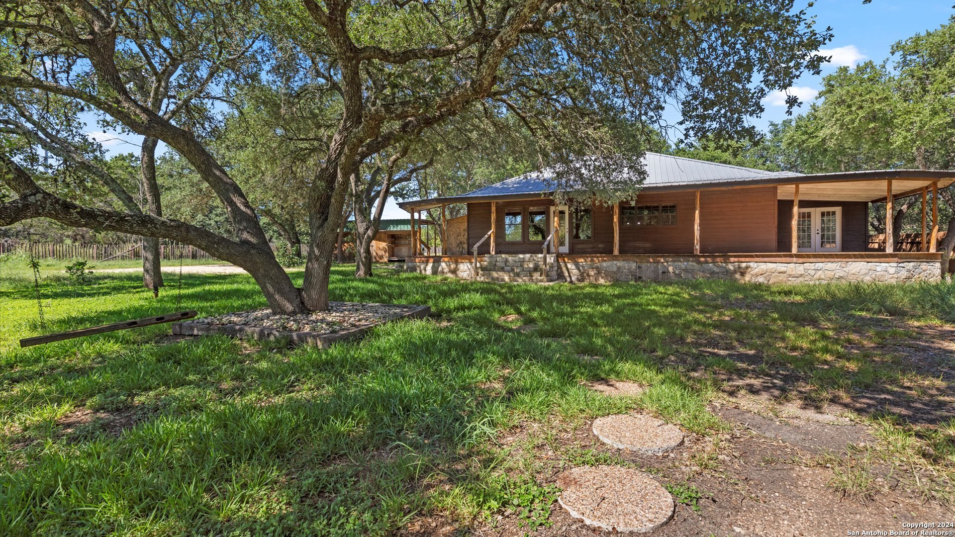 384 Stubbs Road Johnson City TX 78636