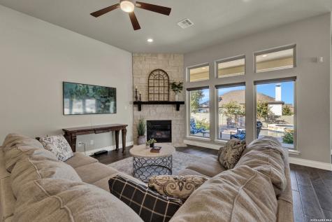 1181 Hammock Glen New Braunfels TX 78132
