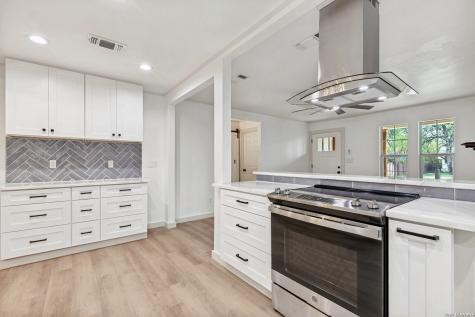 713 Lamar Kerrville TX 78028