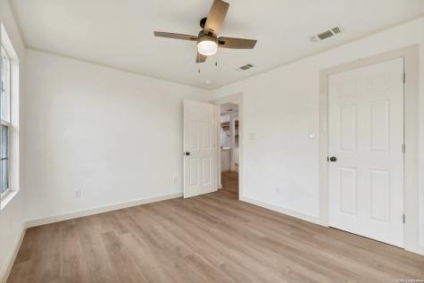 713 Lamar Kerrville TX 78028