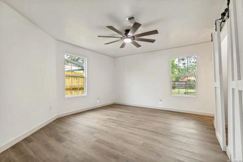 713 Lamar Kerrville TX 78028