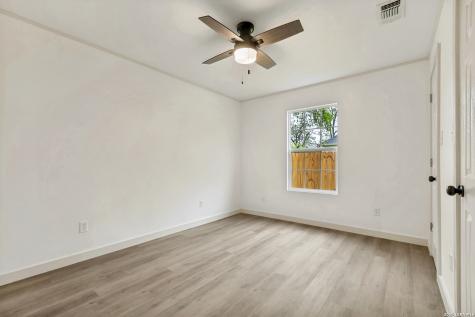 713 Lamar Kerrville TX 78028