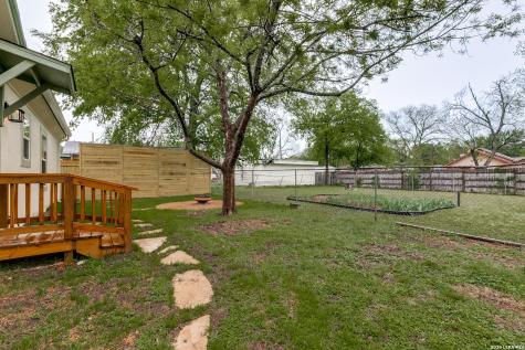 713 Lamar Kerrville TX 78028