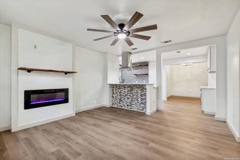 713 Lamar Kerrville TX 78028