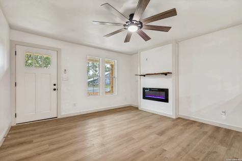 713 Lamar Kerrville TX 78028