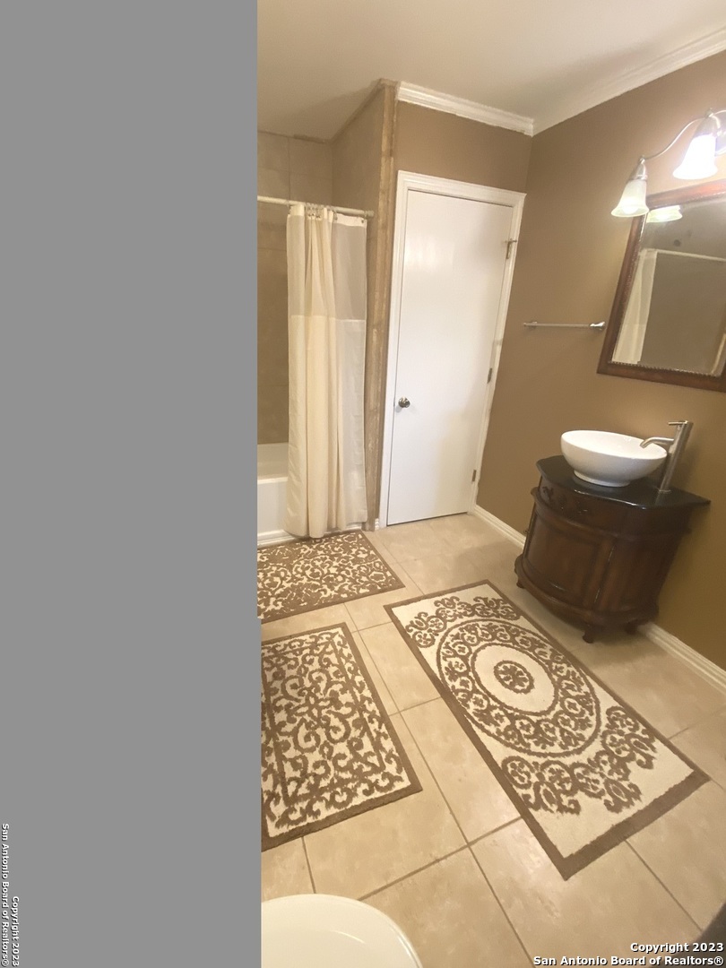 980 Pebble Beach Drive NW Lakehills TX 78063