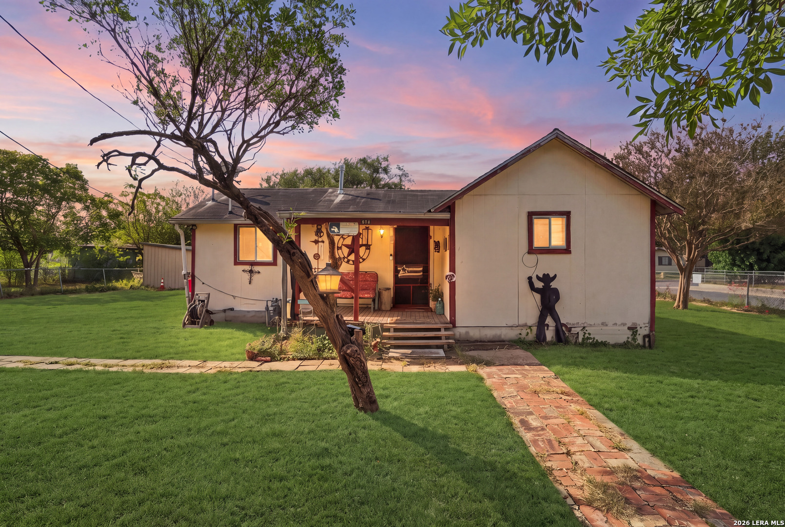 828 Fenfield Avenue San Antonio TX 78211