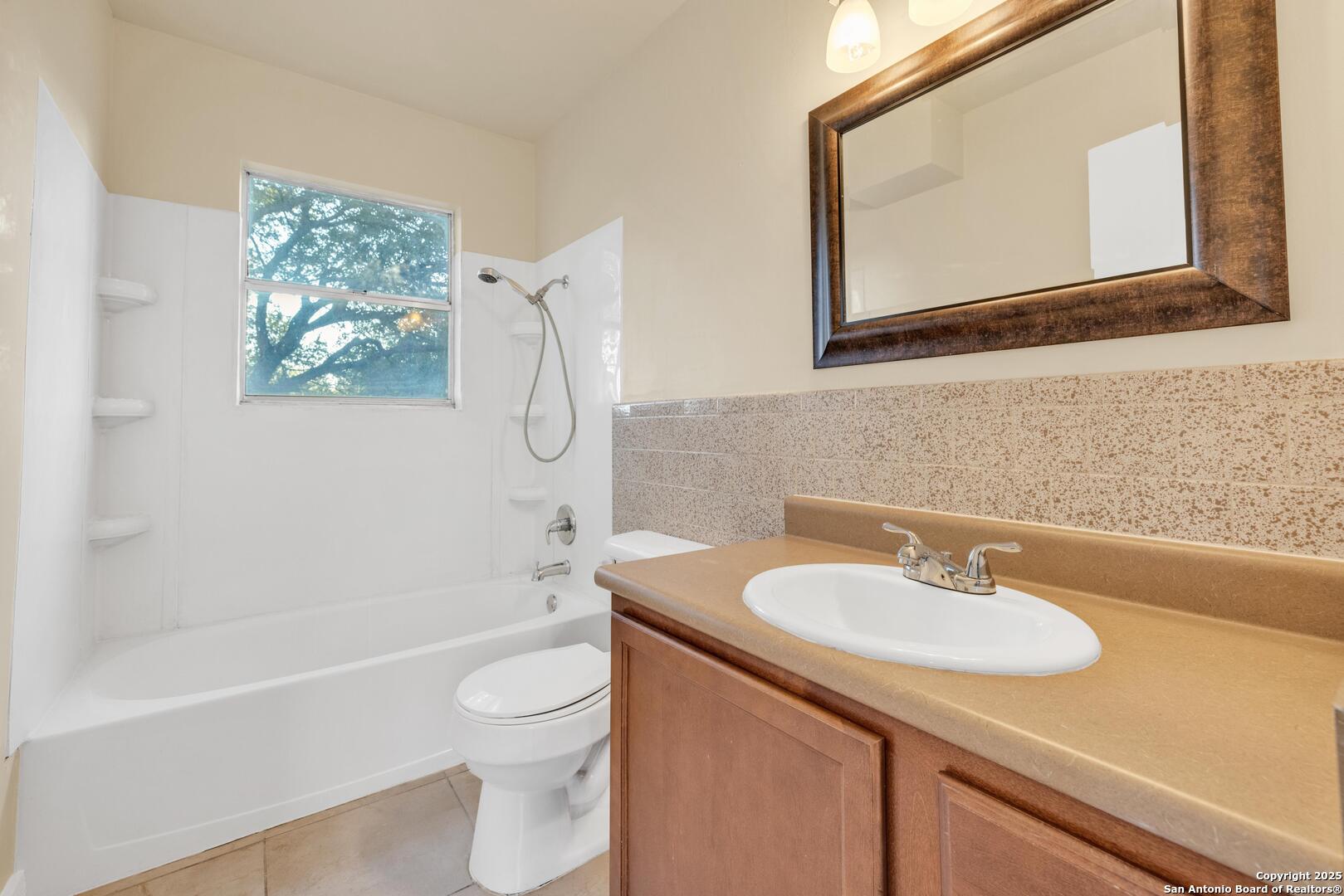 2722 Lagoon San Antonio TX 78224