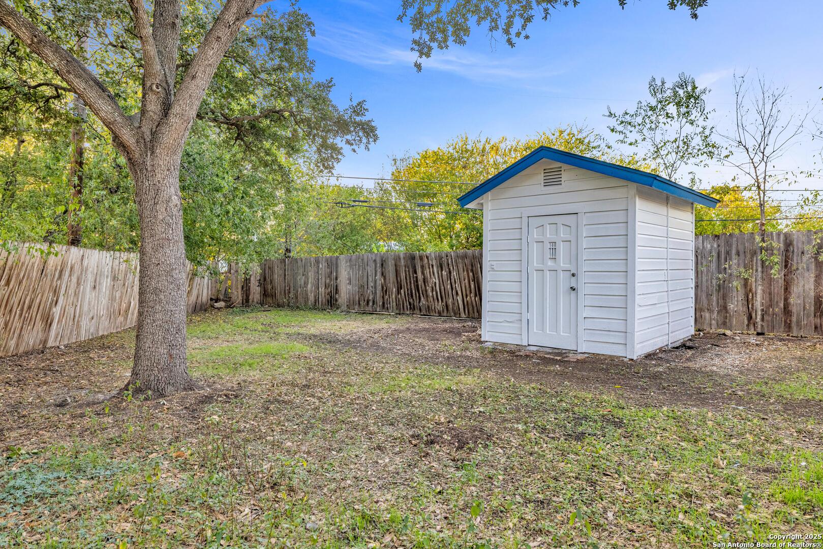 2722 Lagoon San Antonio TX 78224