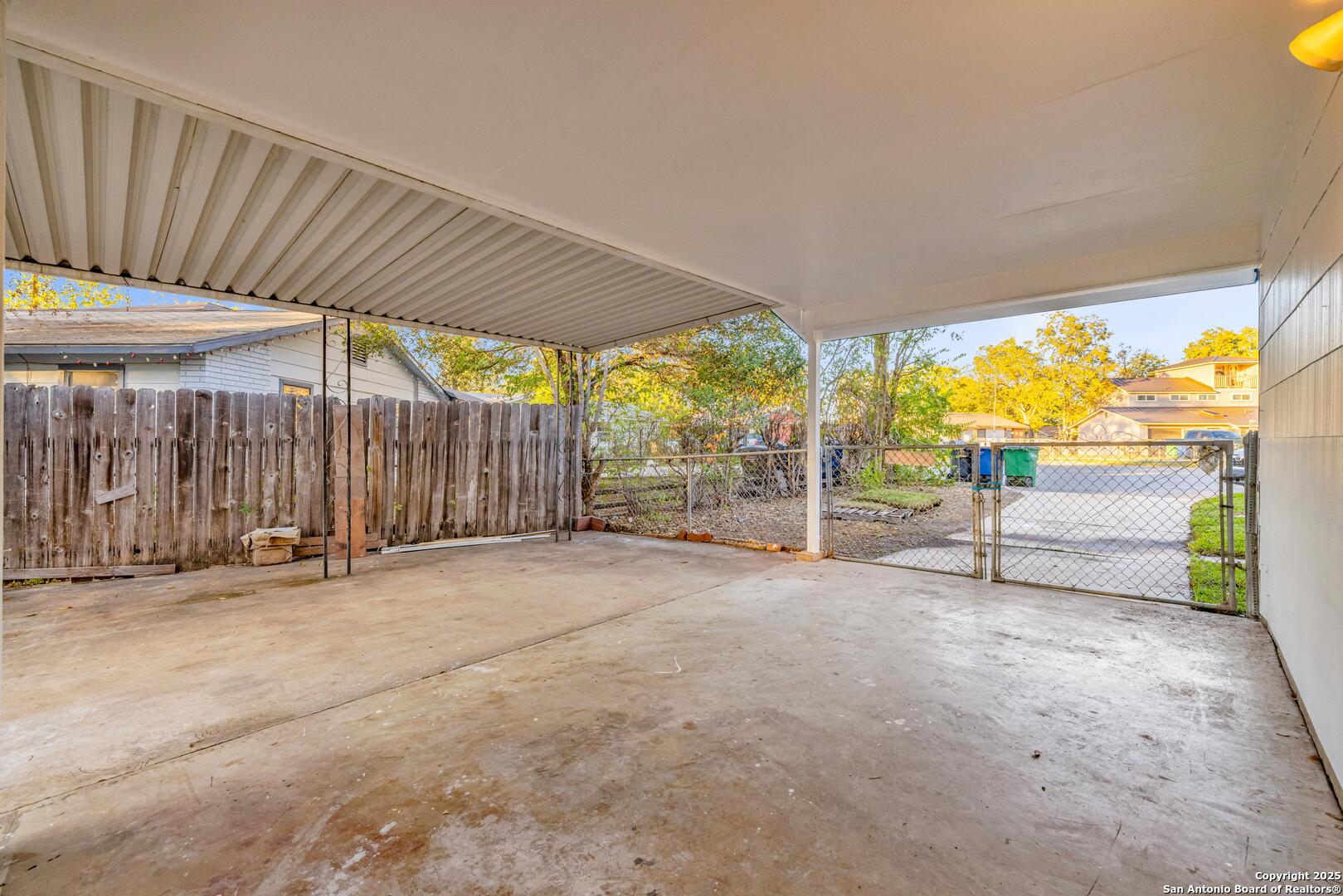 2722 Lagoon San Antonio TX 78224