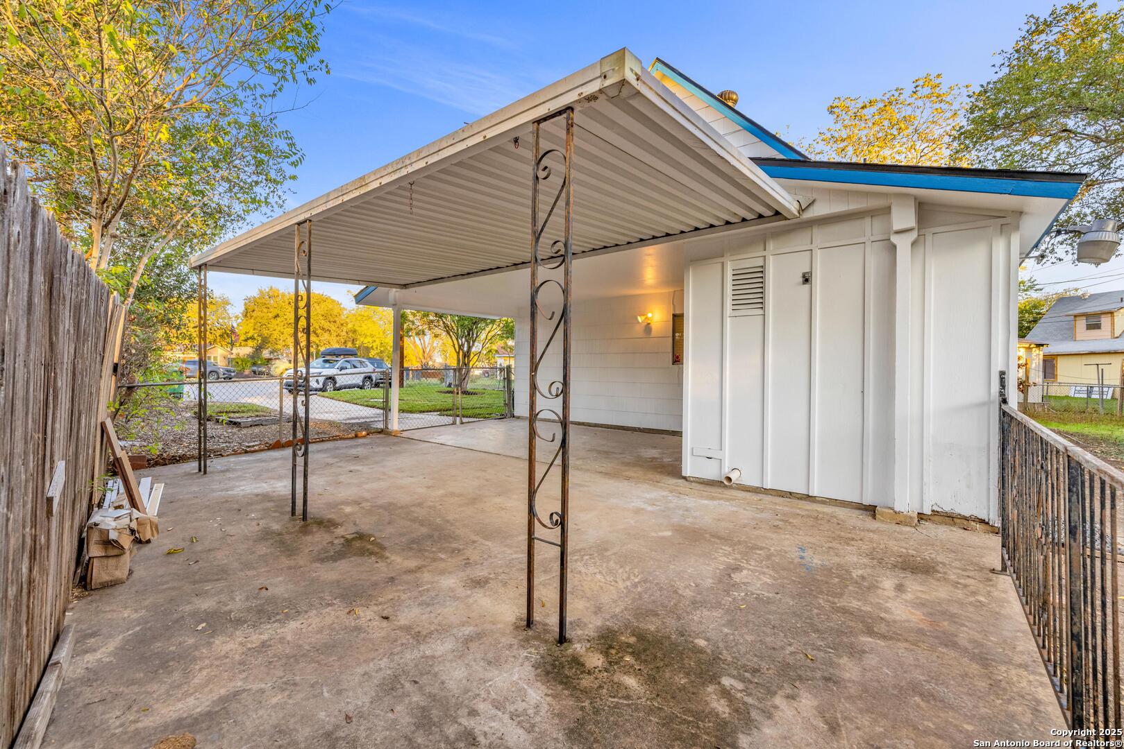2722 Lagoon San Antonio TX 78224
