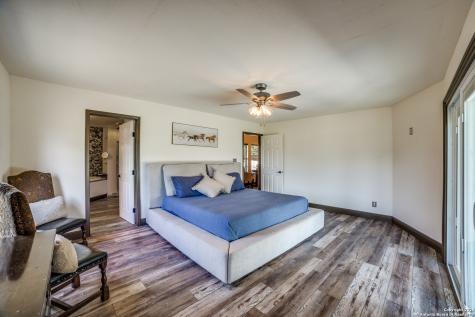 160 County Road 6860 Natalia TX 78059