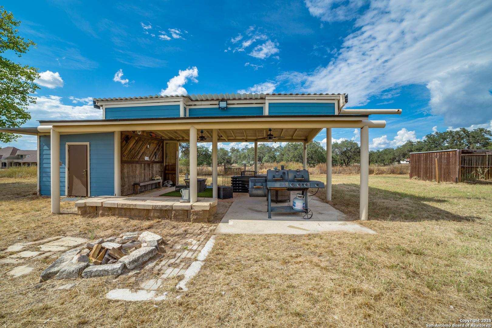 160 County Road 6860 Natalia TX 78059