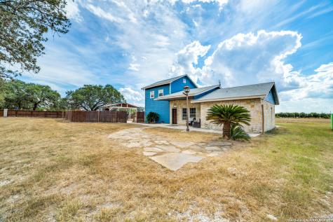 160 County Road 6860 Natalia TX 78059