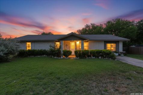 1304 Amy Street George West TX 78022