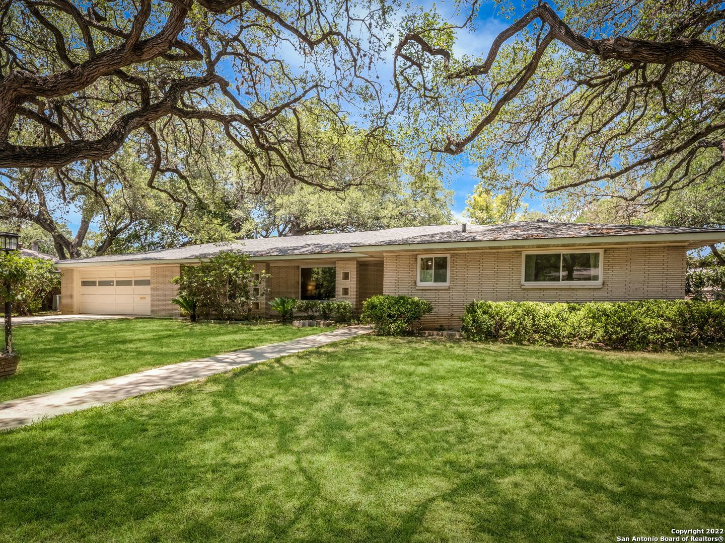 335 Royal Oaks Drive San Antonio TX 78209