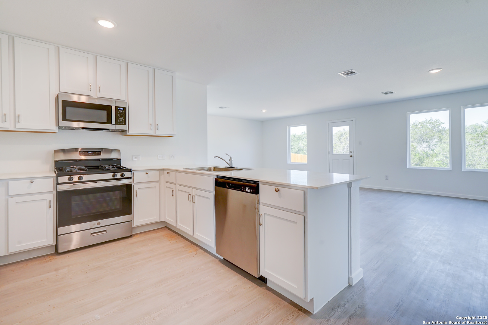 523 Kathleen San Antonio TX 78253