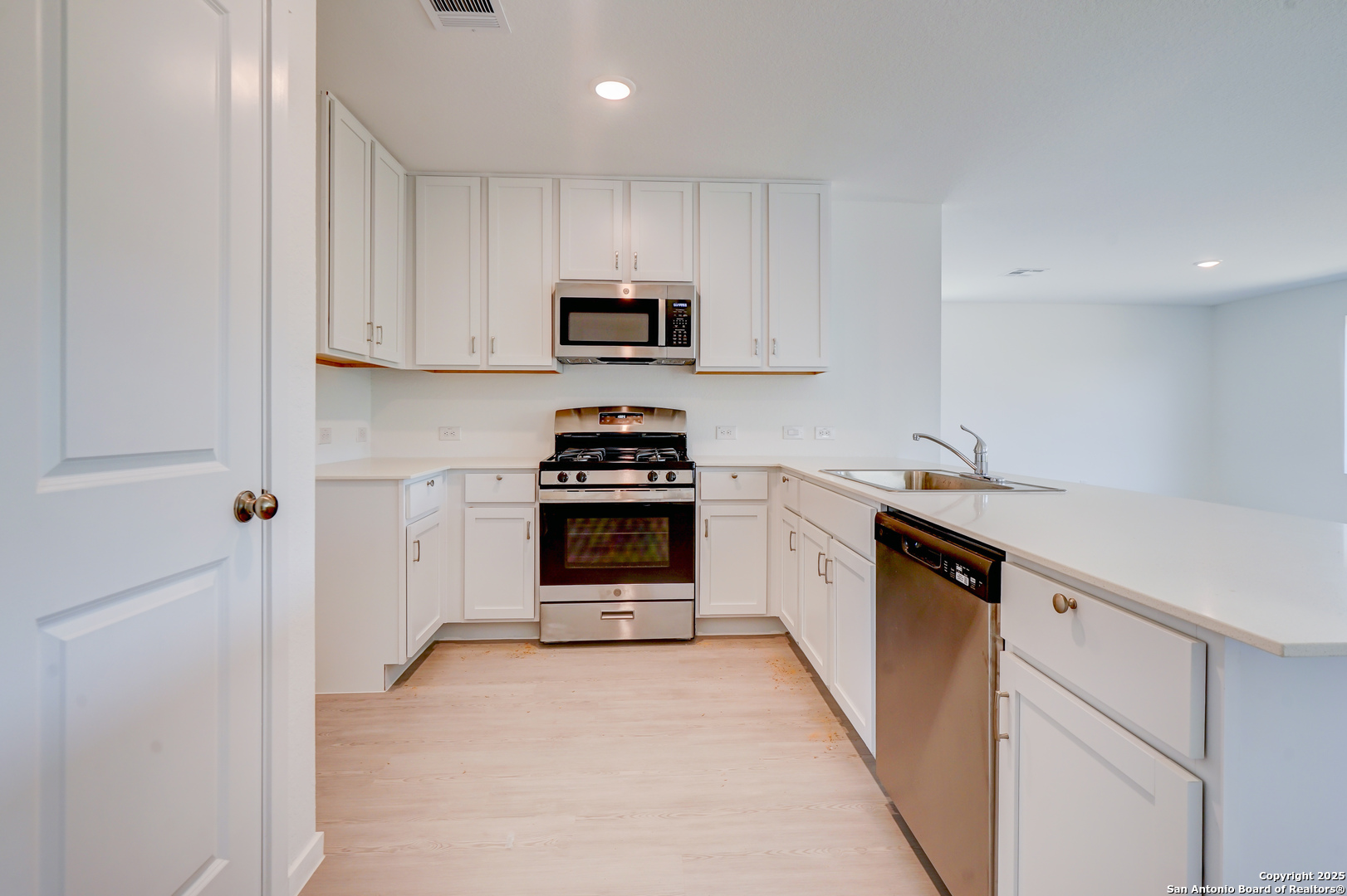 523 Kathleen San Antonio TX 78253