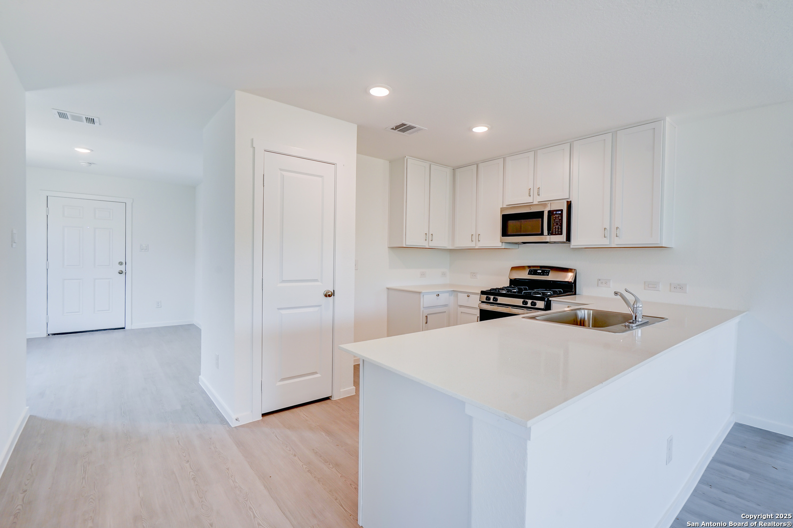 523 Kathleen San Antonio TX 78253