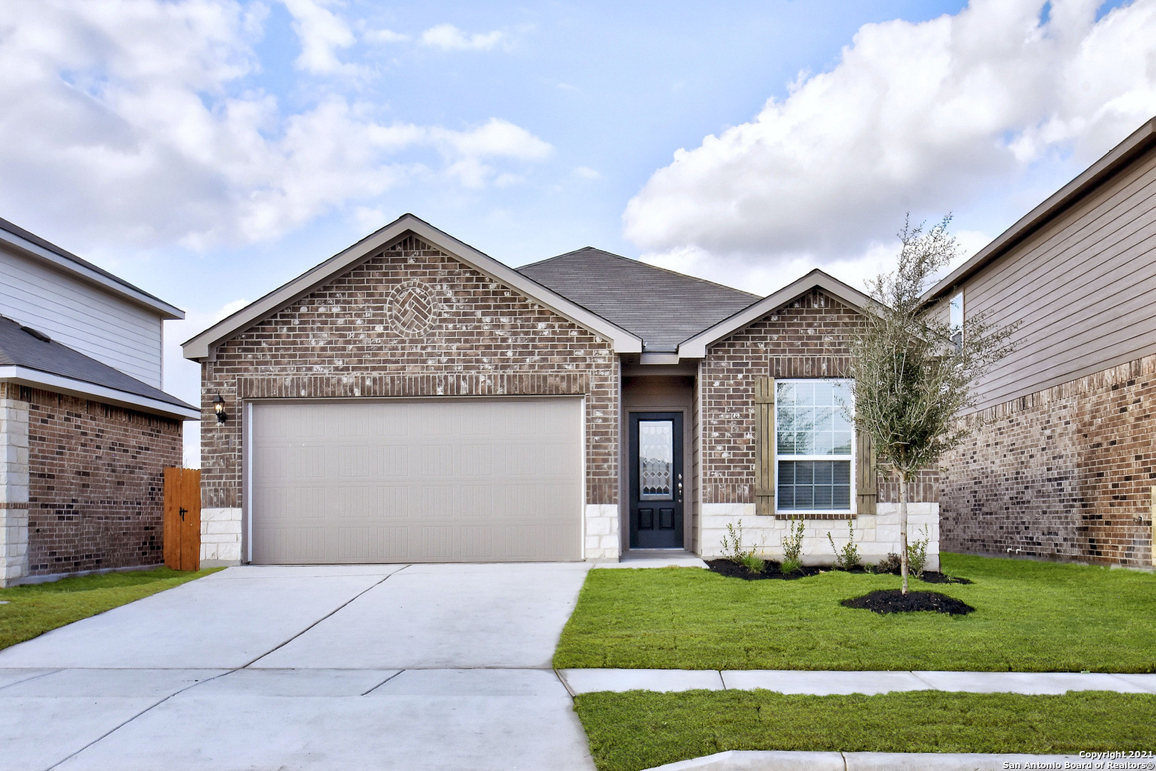 9351 Aniston Bluff Converse TX 78109