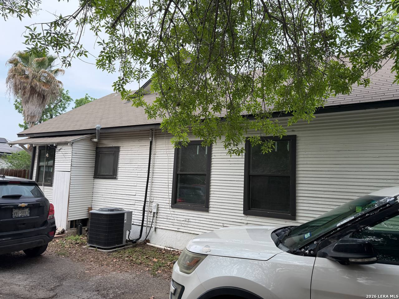 703 N High Street Uvalde TX 78801