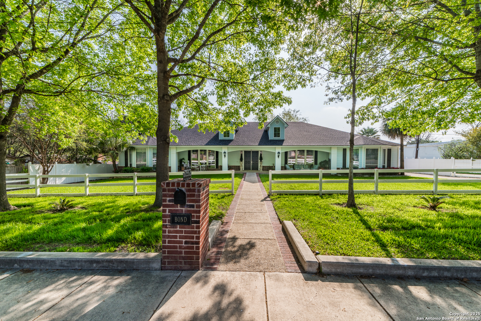 7226 N Vandiver Road San Antonio TX 78209