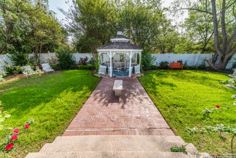 7226 N Vandiver Road San Antonio TX 78209