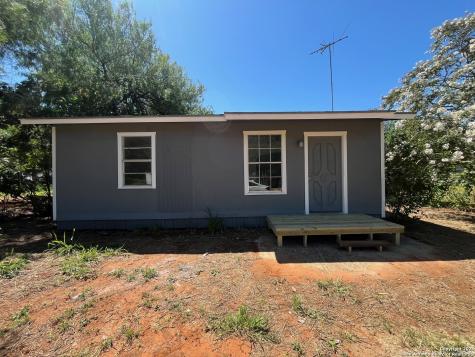 130 N Trevino Pearsall TX 78061