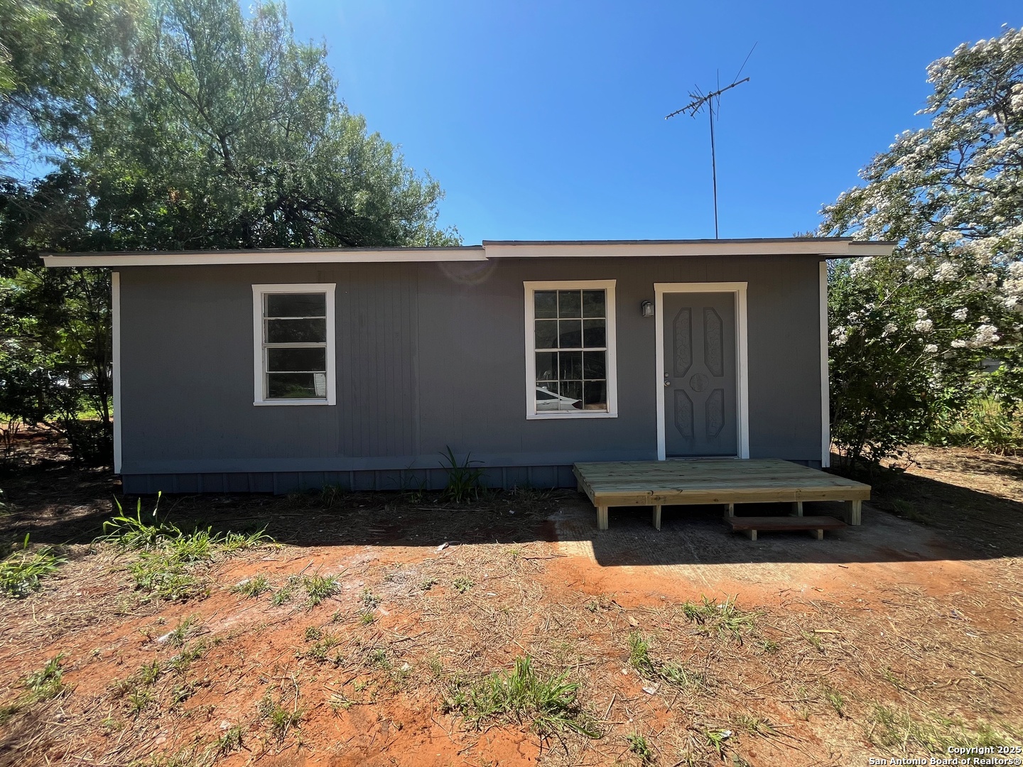 130 N Trevino Pearsall TX 78061