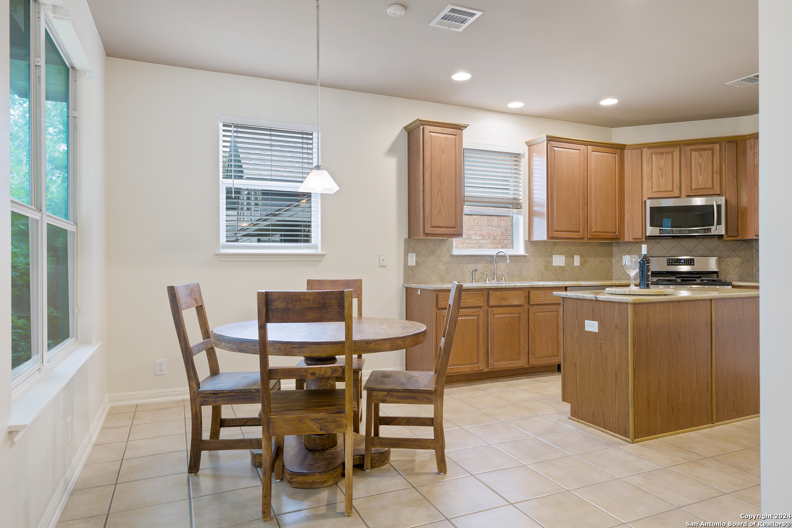 1711 Mountain San Antonio TX 78258