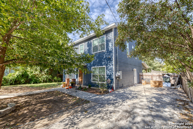 328 W Oak Street Uvalde TX 78801