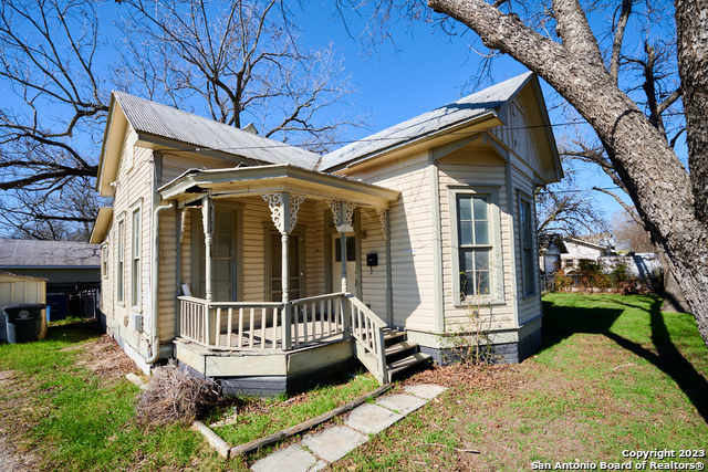 1070 Sanger Avenue New Braunfels TX 78130