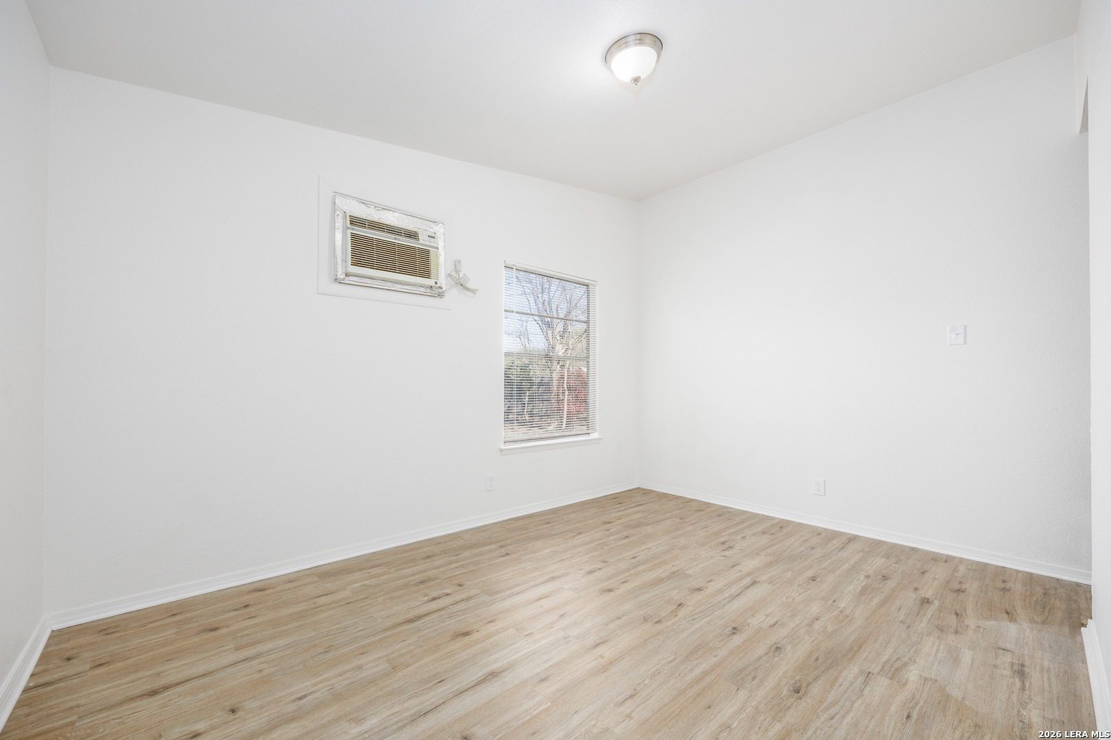 5119 Village Crest San Antonio TX 78218