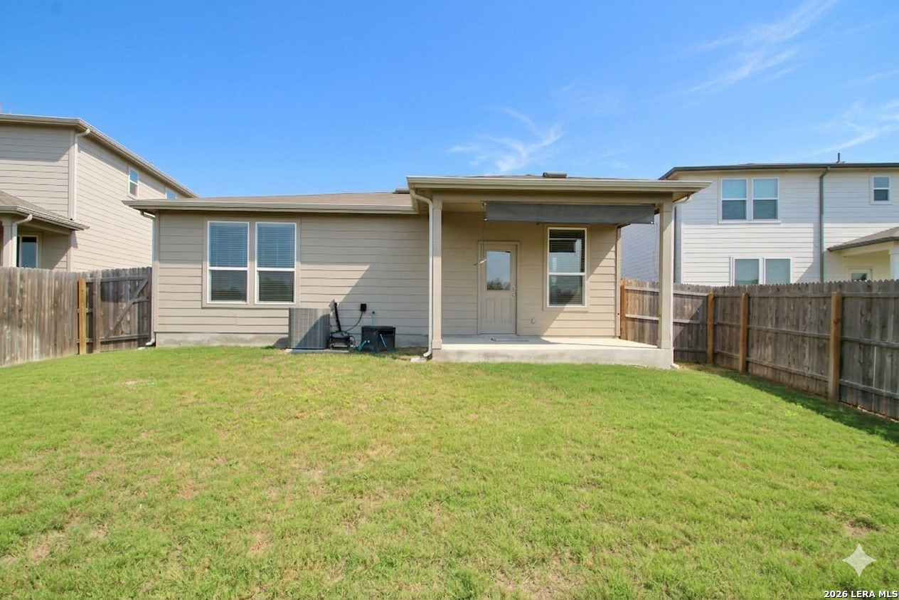 6811 Ashcat Converse TX 78109