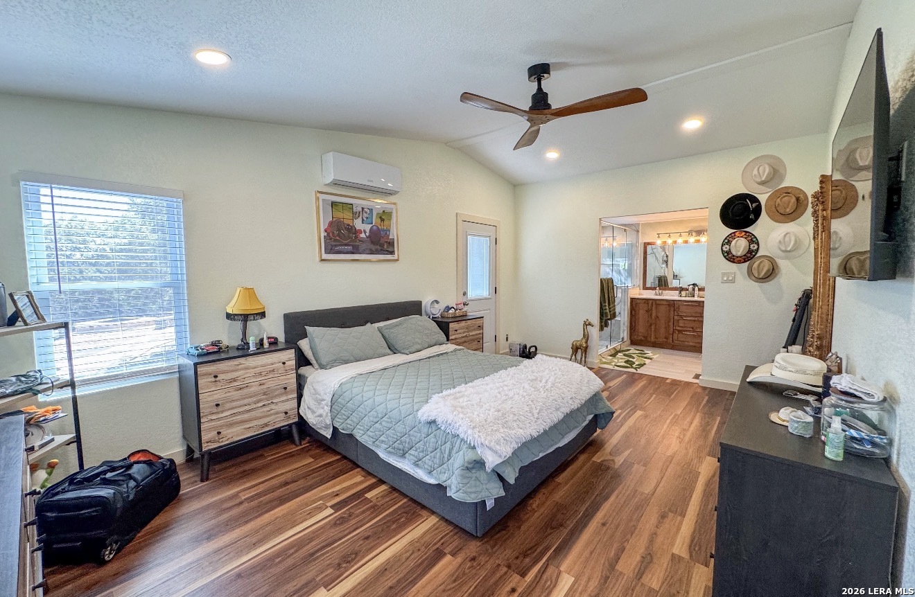 222 Joel Lane Lakehills TX 78063