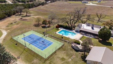 344 Buckskin Bandera TX 78003