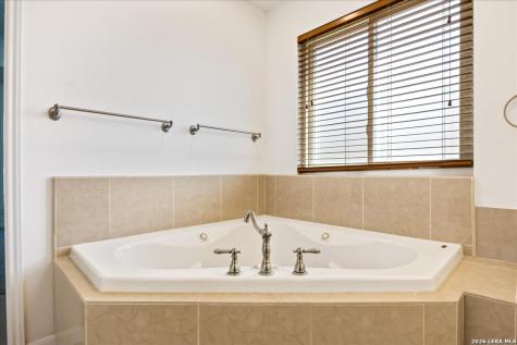 5919 Windy Cove Windcrest TX 78239