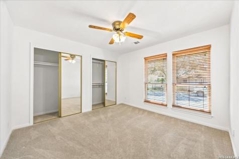 5919 Windy Cove Windcrest TX 78239