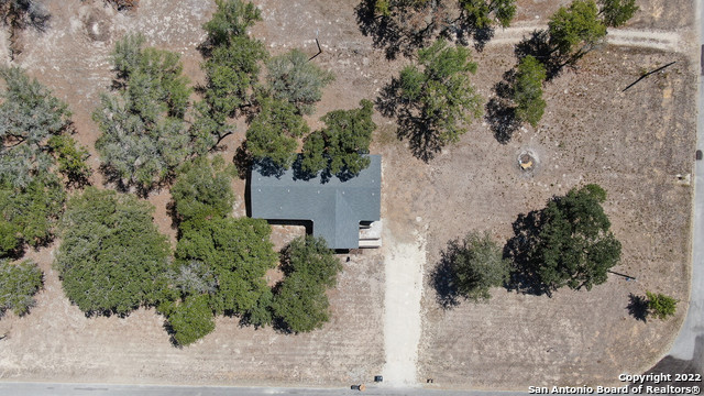 160 Mil Encinos Adkins TX 78101